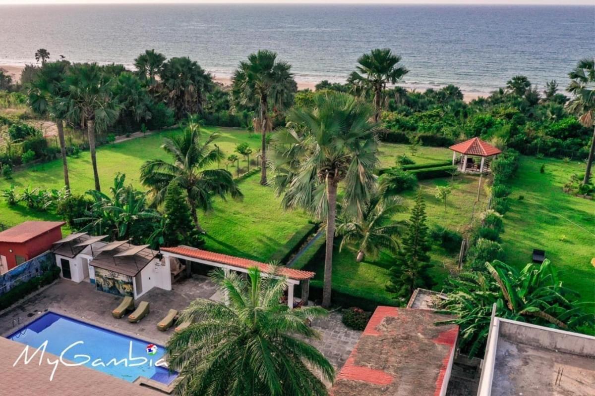 Ocean Villa Heights Brufut Esterno foto