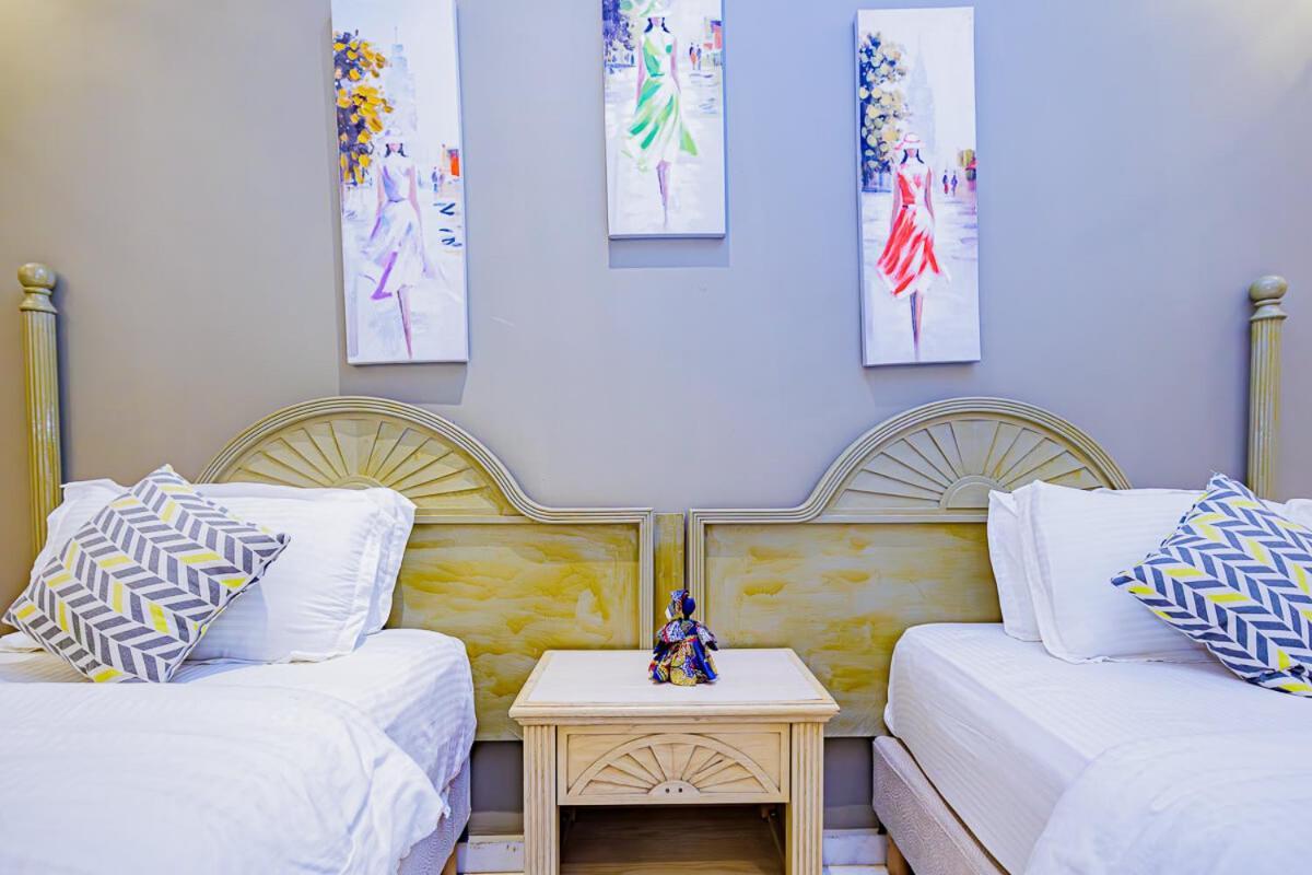 Ocean Villa Heights Brufut Esterno foto