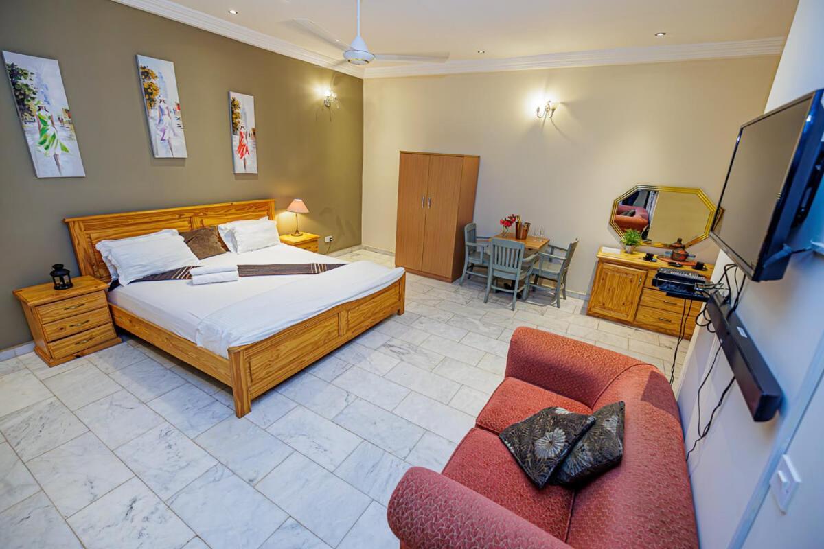 Ocean Villa Heights Brufut Esterno foto