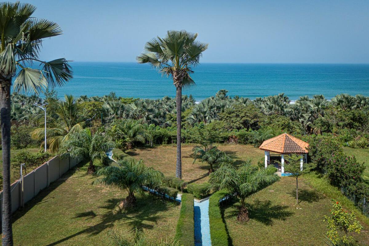 Ocean Villa Heights Brufut Esterno foto