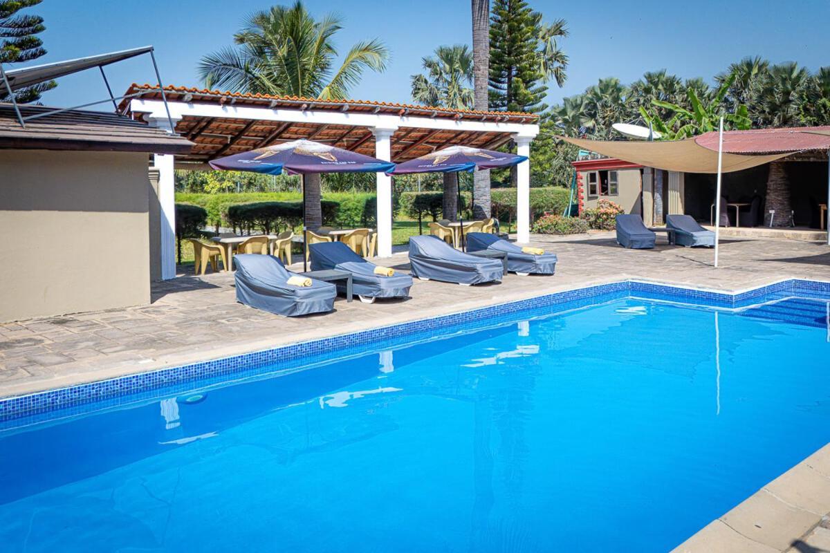 Ocean Villa Heights Brufut Esterno foto