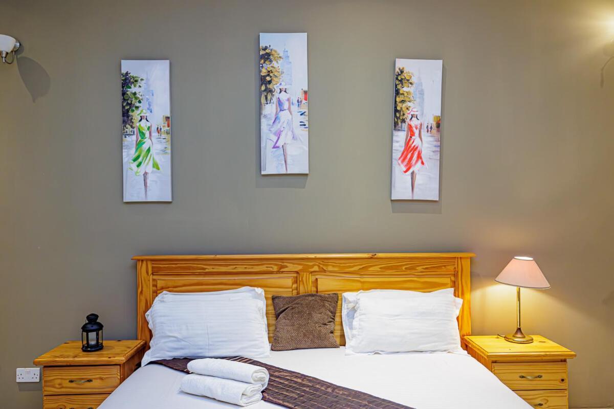 Ocean Villa Heights Brufut Esterno foto